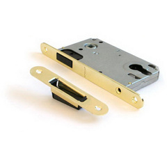 Замок с магнитной защелкой Апекс 5300-М-G п/цилиндр золото