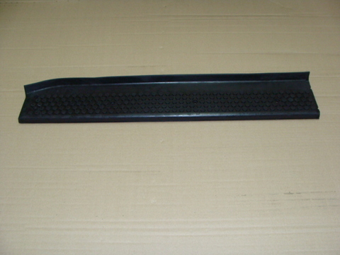 Накладка порога УАЗ-3163 передняя левая (резина)