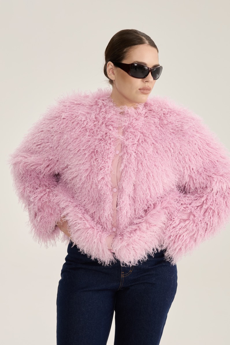 Шуба укороченная из искусственного меха ламы, розовый