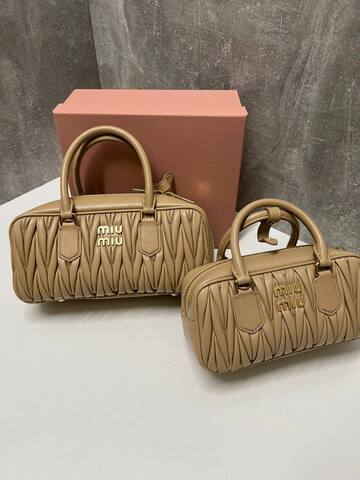 Сумка MIU MIU Arcadie matelassé из кожи наппа, карамельный