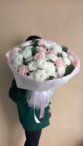 Букет кустовые хризантемы и диантусы #70