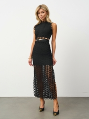 Платье кружевное по фигуре с разрезами