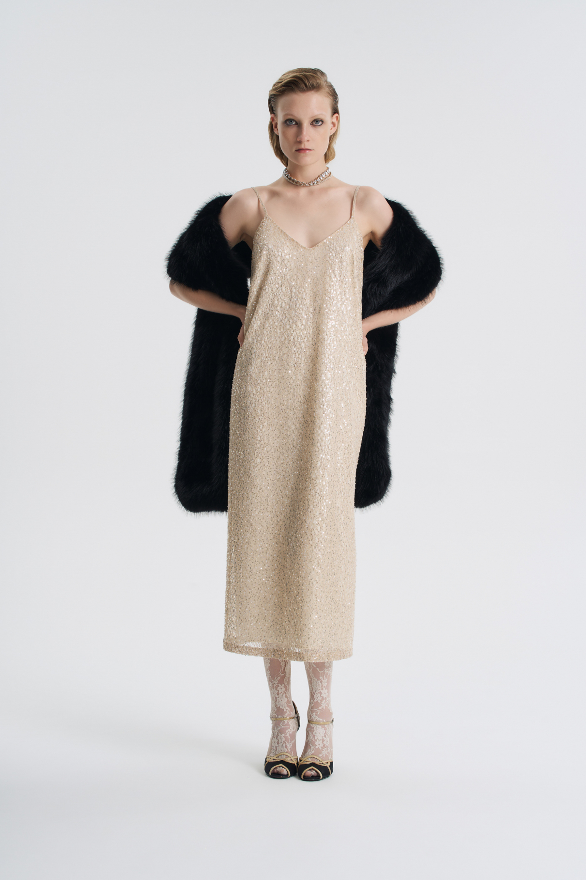 Платье-комбинация с вышивкой