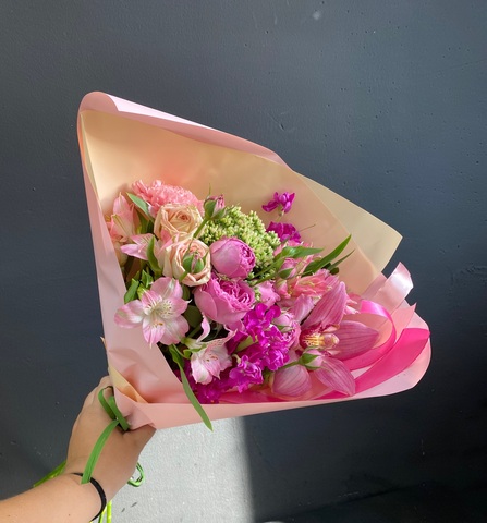 Букет на 1 сентября в розовом цвете