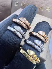 Кольцо ЗМЕЯ-SERPENTI одинарное с камнями на голове lux качество VGOLD цвет белое/розовое золото