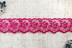 Вышивка на органзе, ш. 4,3 см.