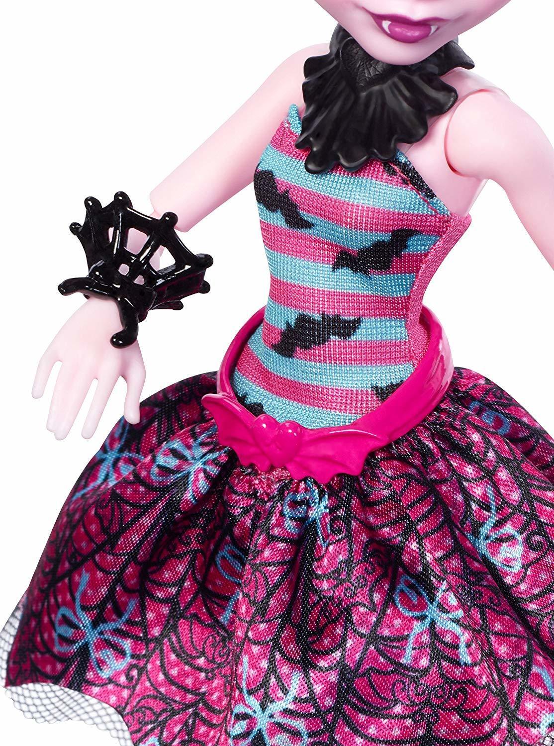 Monster high draculaura doll. Дракулаура кукла. Дракулаура балерина кукла. Кукла Монстер Хай Дракулаура. Кукла Дракулаура Ghouls.