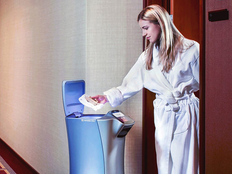 Робот Savioke Relay