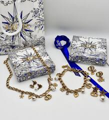 56433-braslet-cepochka-dior-s-podveskami-i-logotipom-cd