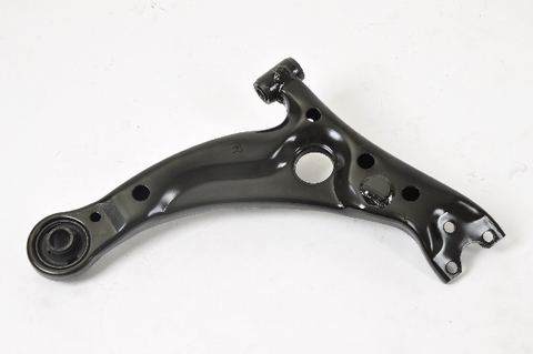 Рычаг подвески SH-05035 (48068-20220) нижний