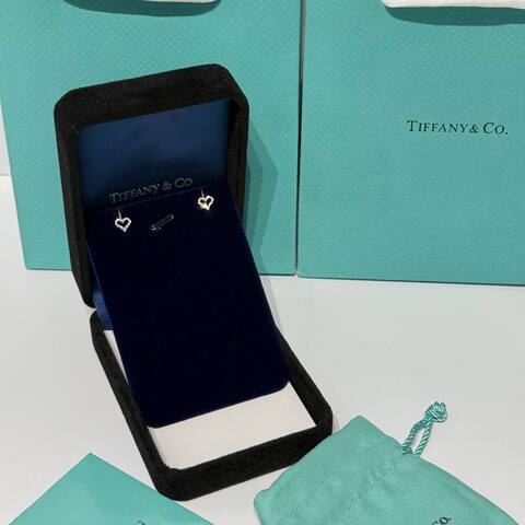 Серьги-пусеты Tiffany & Co. Return to Tiffany Heart Tag