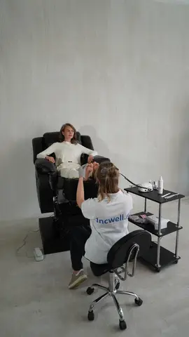 Кресло реклайнер трехмоторное на электроподиуме КОРИЧНЕВОЕ