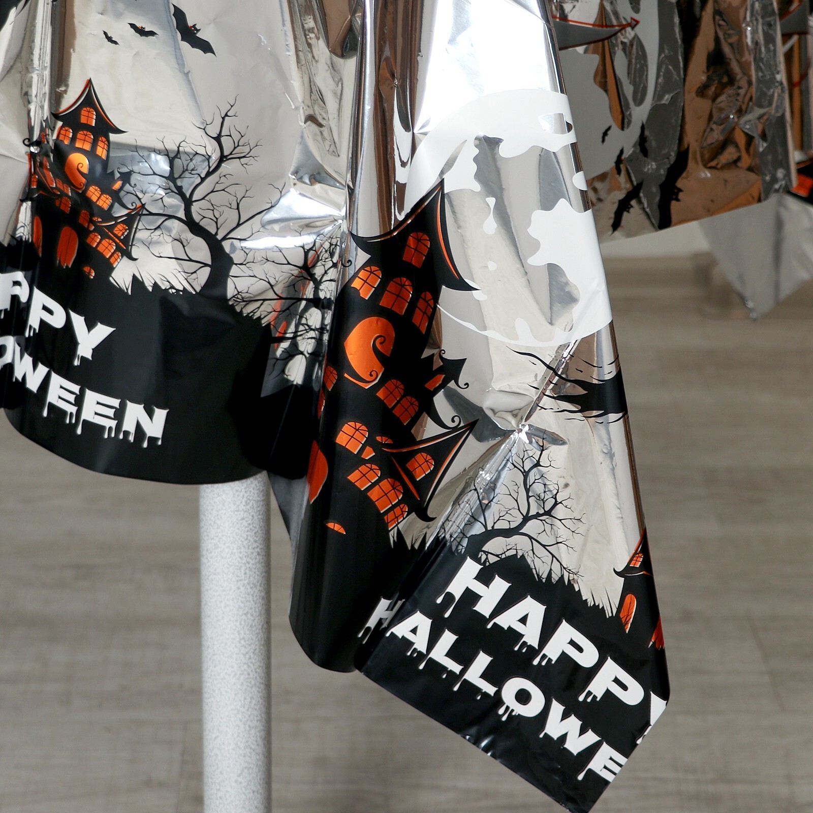 Скатерть праздничная одноразовая «Замок призраков», 137 × 183 см ...