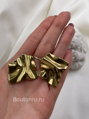 Серьги квадратные золотые жатые