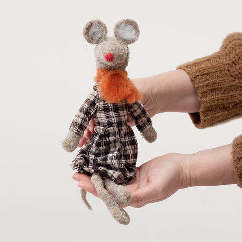 ИГРУШКА МЫШКА С ОРАНЖЕВЫМ ШАРФОМ