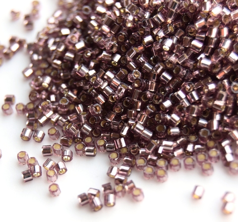 Делика cut 10/0 DBMC-0146 Silverlined Smoky Amethyst Cut