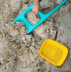 Лопата с ситом для песка и снега Quut Scoppi зелёный (Lagoon Green) 170204