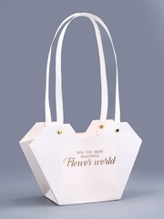 Сумка для цветов влагостойкая, Тиснение «Самой прекрасной», белая, 23*15*9 см (Д*В*Ш), 1 шт.