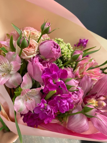 Букет на 1 сентября в розовом цвете