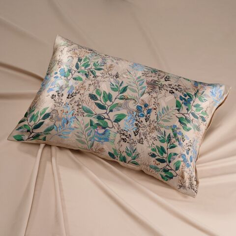 Наволочка 50x70 Mollen Таинственный лес песочно-бежевая шелковая