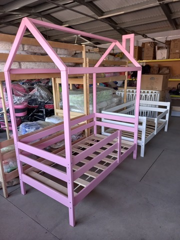 Кроватка-домик 