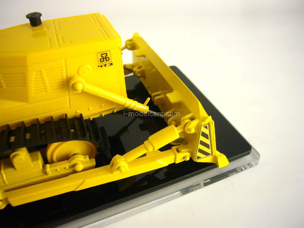 Promtractor MODEL CARS ChTZ UralTrac Bulldozer B10.0010E with hard towbar 1:43 ...