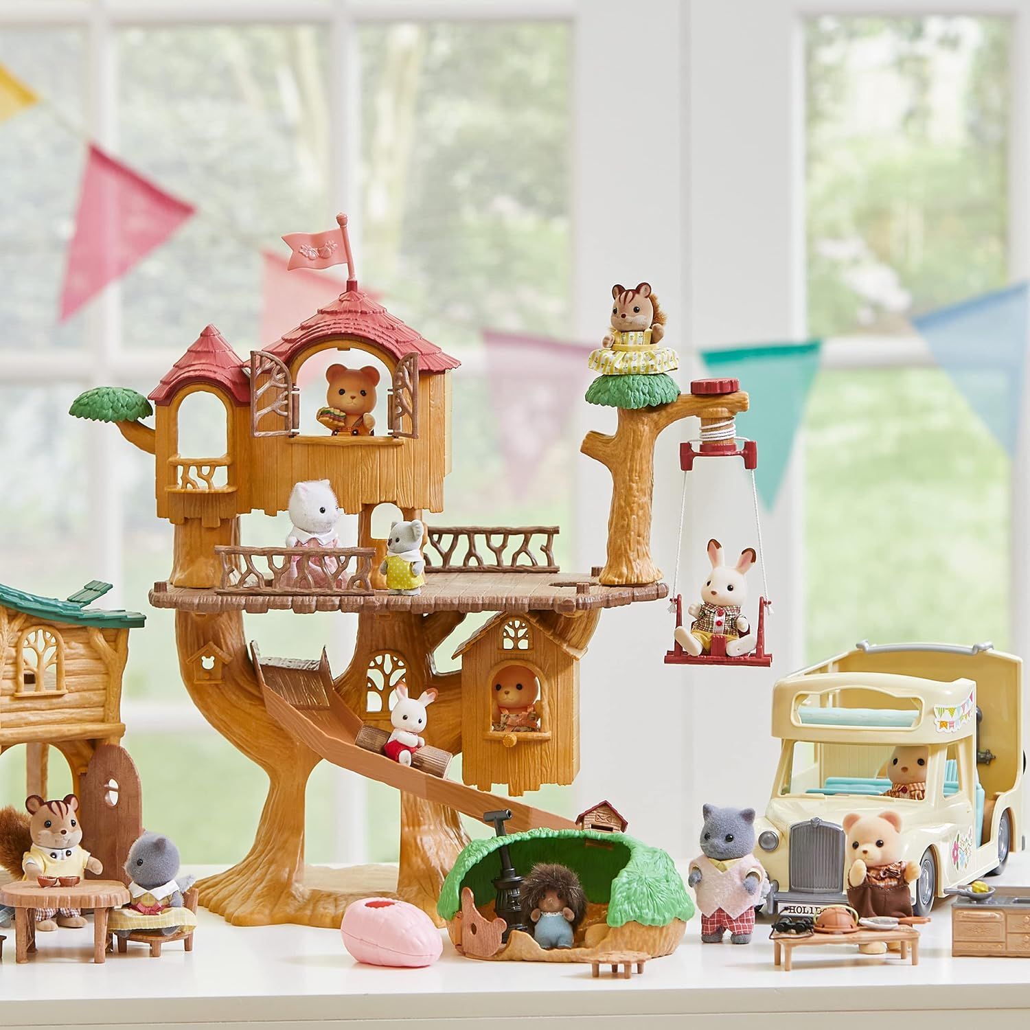 Игровой набор Sylvanian Families - Adventure Tree House - Домик на дереве -  Сильвания Фэмили 5450 купить в Москве | Доставка по России.