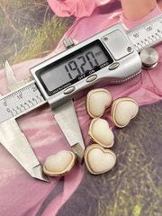 Пуговицы Сердечки бархатные молочные