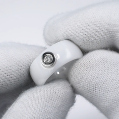 6015014 - Керамическое кольцо широкое с белым золотом и бриллиантом