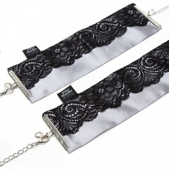 Наручники атласные с кружевом Shades-of-Grey Play Nice