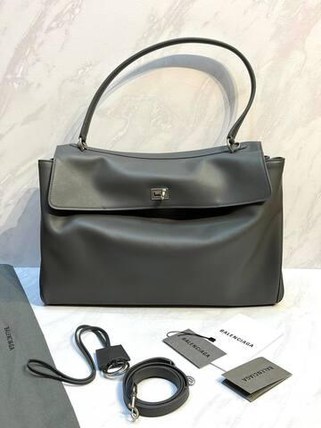 Сумку BALENCIAGA RODEO HANDBAG серый