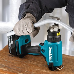 Аккумуляторный фен Makita DHG181ZK