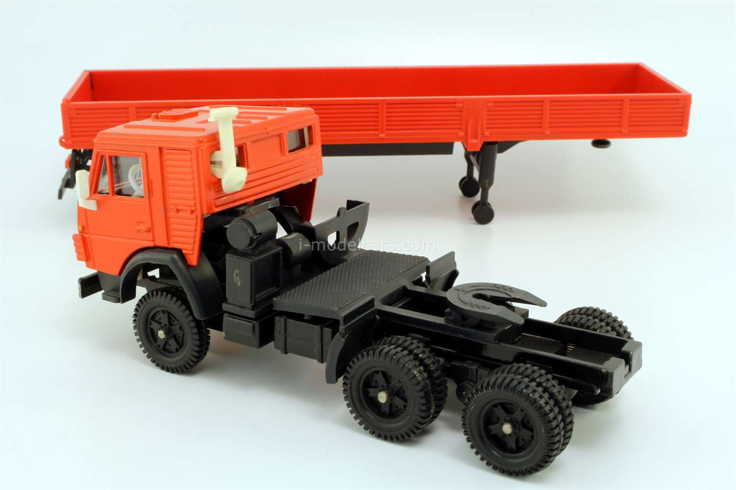KAMAZ-5410 with semi-trailer red AREK Elecon Made in USSR 1:43