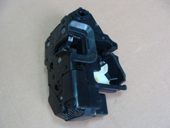 Замок передней двери правой в сборе Geely Emgrand