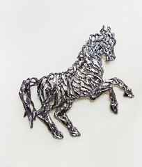 Б072 - Брошь ЛОШАДЬ символ 2026 года без вставок