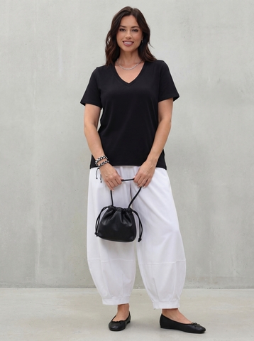 Футболка базовая черная V вырез