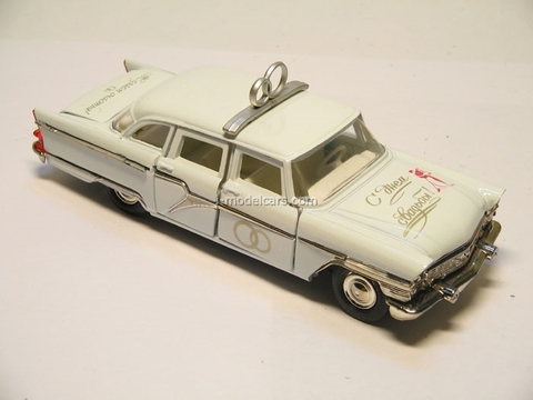 GAZ-13 Chaika Wedding day Agat Mossar Tantal 1:43