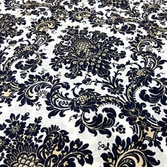 Ткань шелковый крепдешин орнамент барокко на молочном фоне  1108