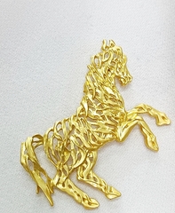Б072 - Брошь ЛОШАДЬ символ 2026 года без вставок