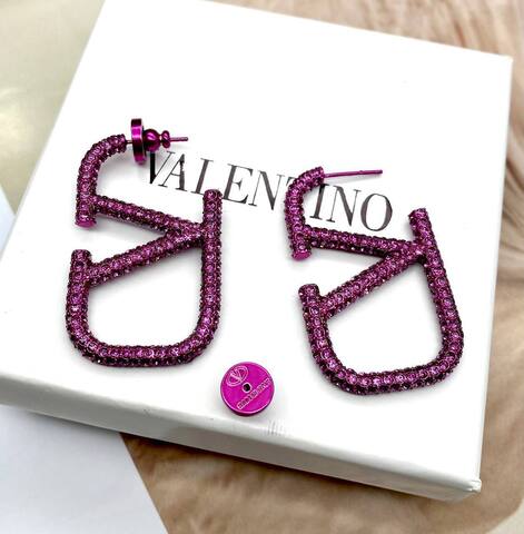 Серьги Valentino в розовом родаже ( фуксия) в обсыпке из камней