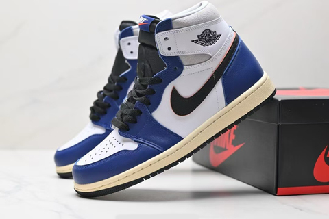 Air Jordan 1 High OG 'Deep Royal Blue' 
