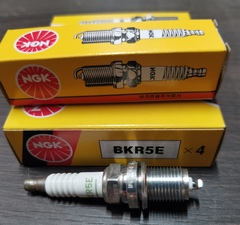 СВЕЧА ЗАЖИГАНИЯ ACCENT, GETZ, ELANTRA XD, SPORTAGE JA 2,0 BKR5E NGK (РАЗДВОЕННЫЙ ЦЕНТР ЭЛЕКТРОД) 0,8мм