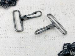 Карабин металл, р. 38 мм, d 2,5 мм, тёмный никель