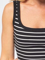 Топ из трикотажа в широкий рубчик  D43.222 (96776)