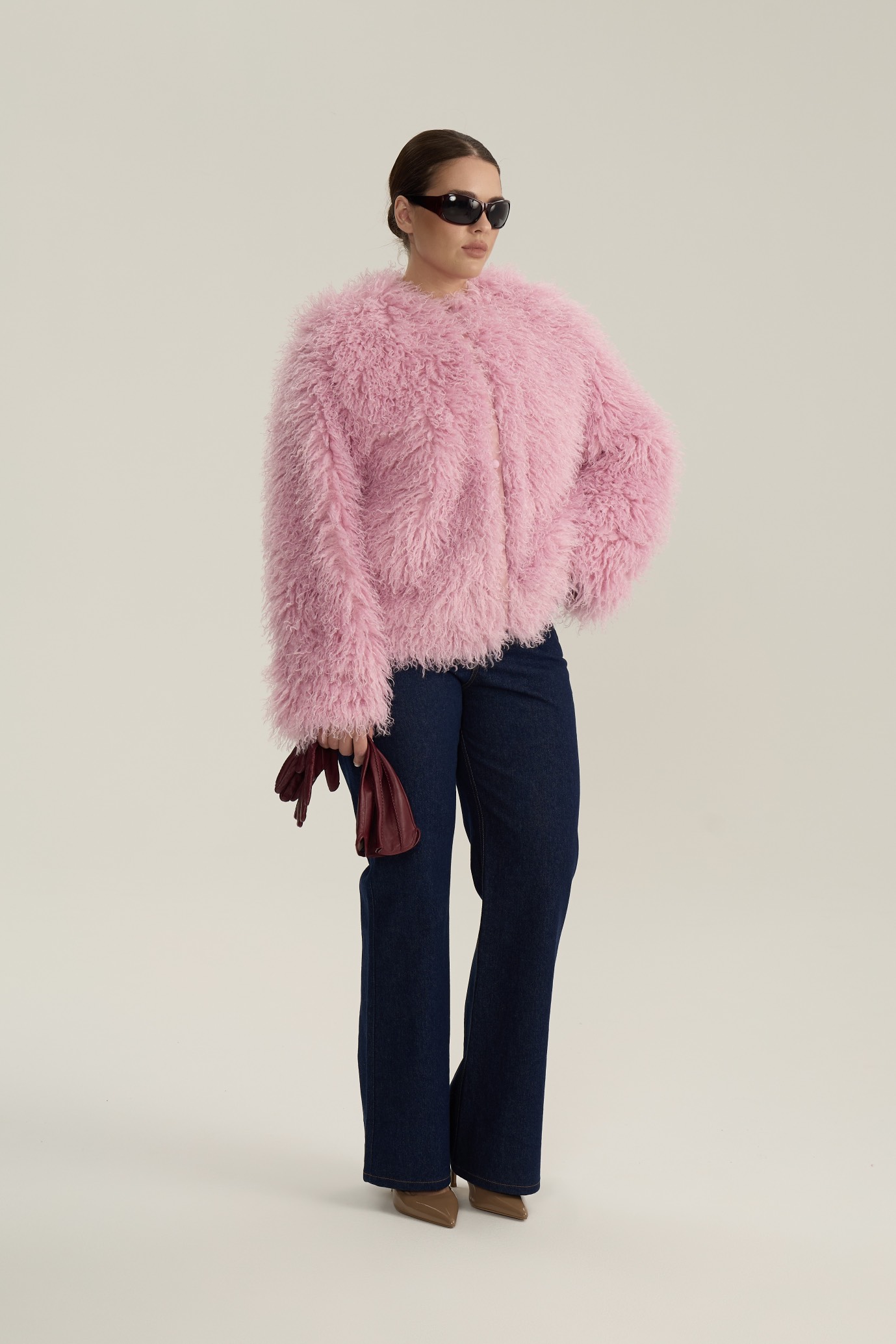 Шуба укороченная из искусственного меха ламы, розовый