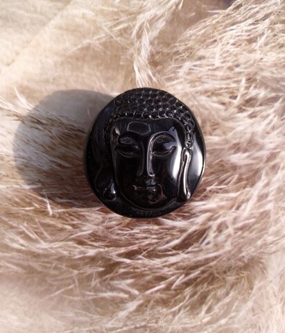 Индошинит, изображение Будды