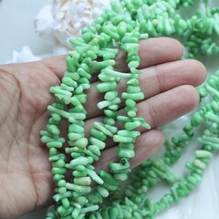 Коралл зелёный (имитация), бусины 3x5-6x10 мм, 1/2 нити, К013