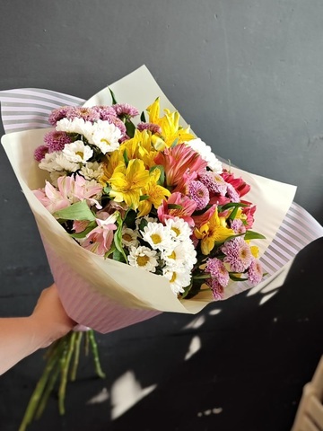 Букет в полевом стиле