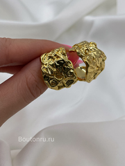 Серьги полукольца мятый металл золотистые