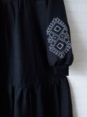 Гаяна. Льняное черное платье с вышивкой макси PL-421114